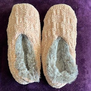 Dear foam slippers